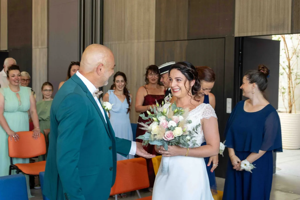 The couple seeing each other at Aubagne town hall during the civil wedding ceremony
